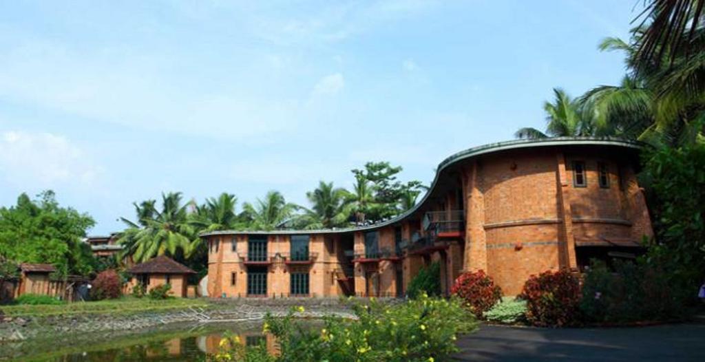 Bth Sarovaram Kochi Buitenkant foto
