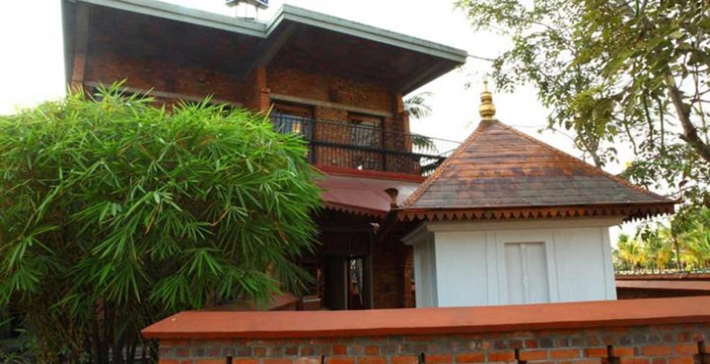 Bth Sarovaram Kochi Buitenkant foto