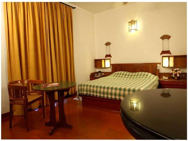 Bth Sarovaram Kochi Buitenkant foto