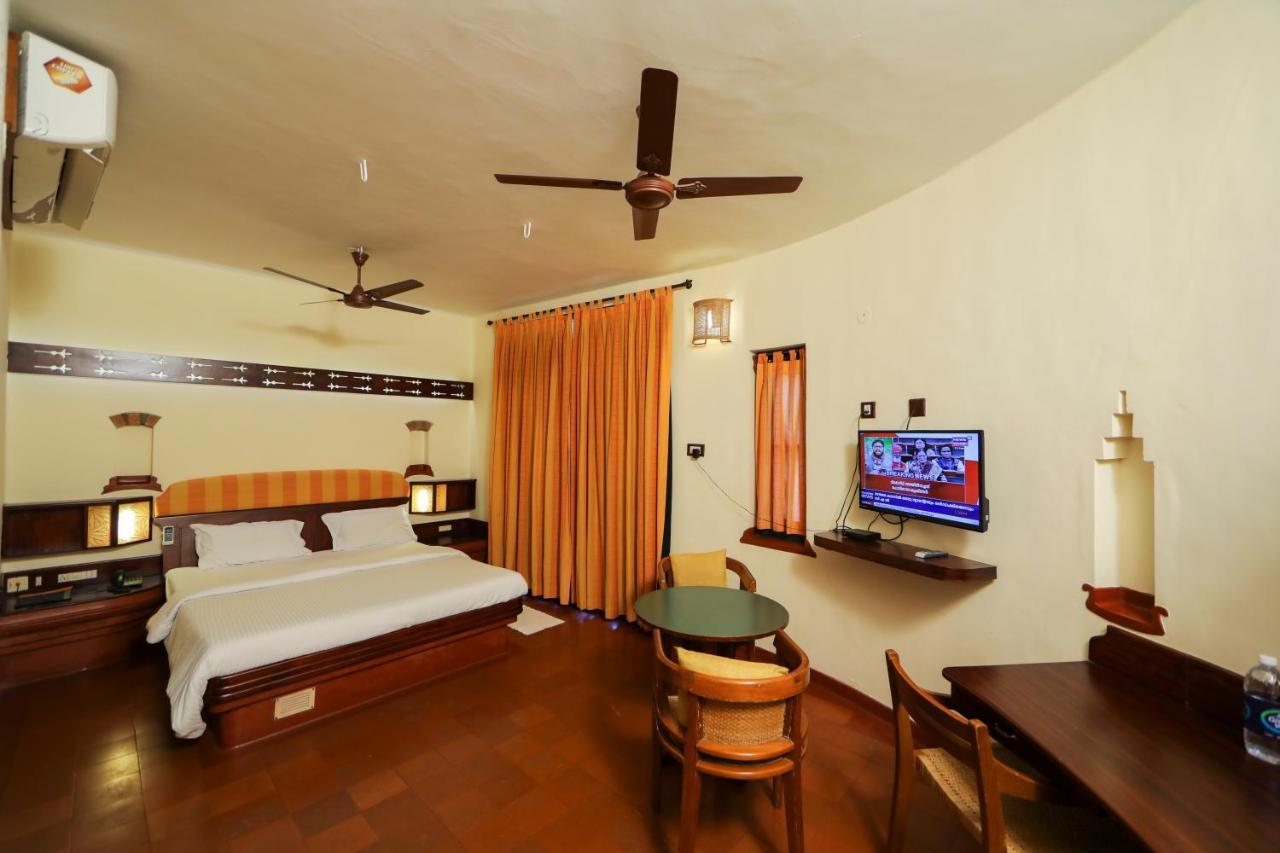 Bth Sarovaram Kochi Buitenkant foto