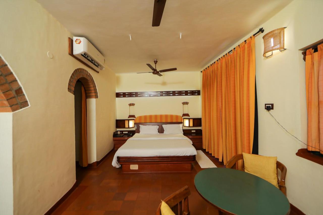 Bth Sarovaram Kochi Buitenkant foto